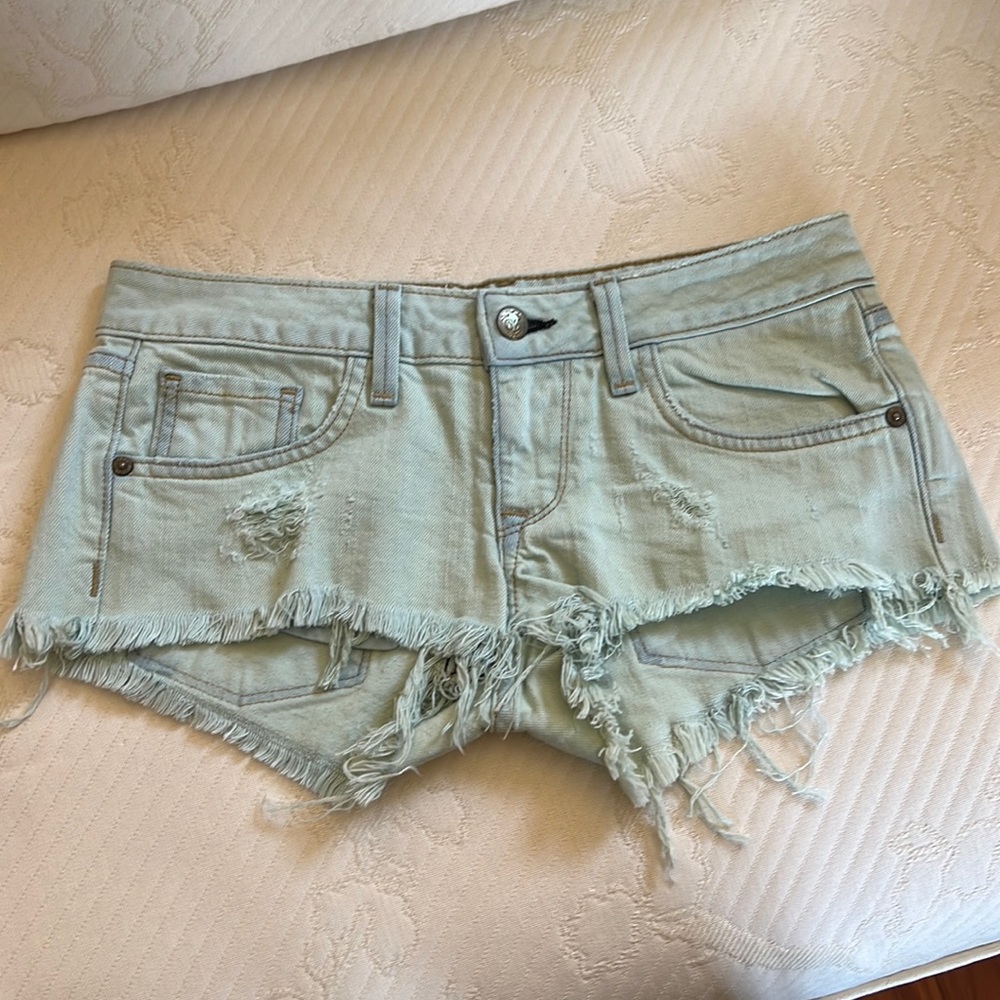 NWT WILDFOX SUPER SHORT DENIM LT DENIM